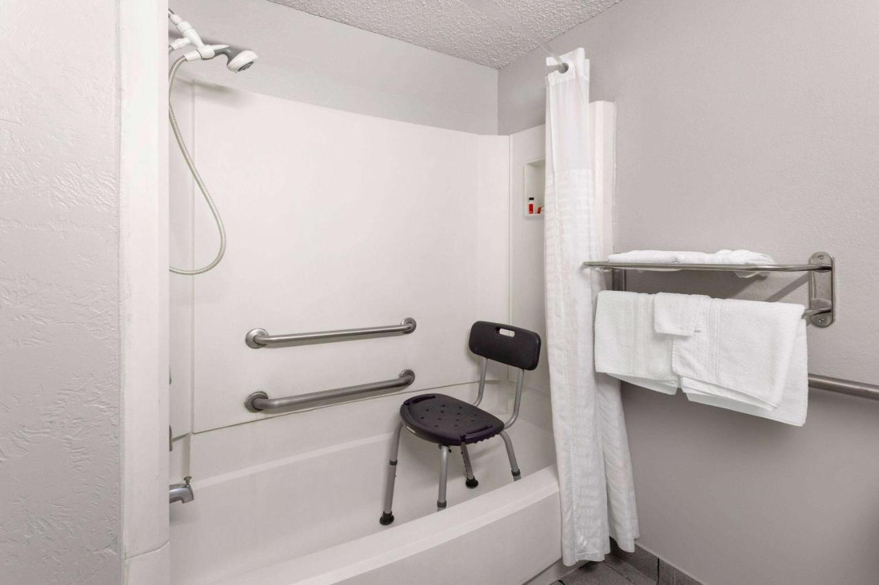 Super 8 By Wyndham Amarillo Central Tx Экстерьер фото